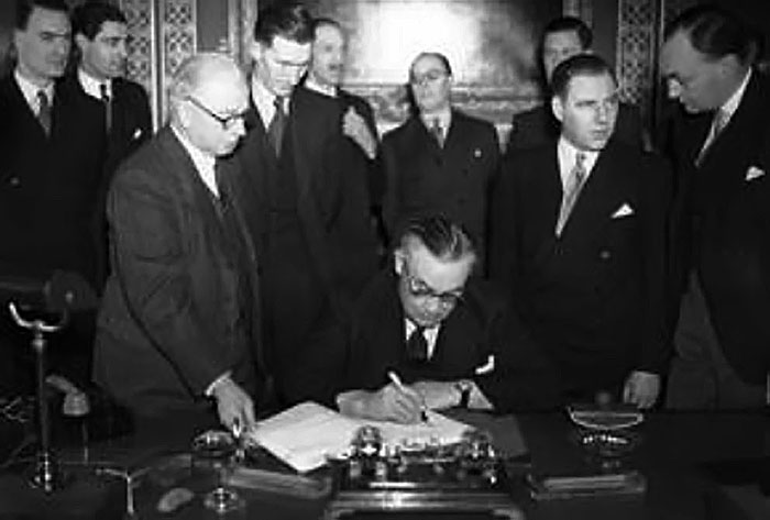 firma del Trattato di Pace di Parigi